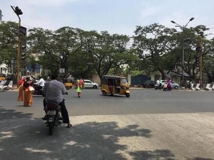 Traffic signal at junction near school zone in Ambattur needs to ...