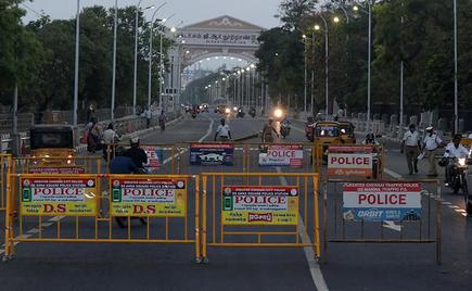 Chennai goes into lockdown - The Hindu