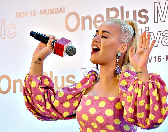 Image result for Katy Perry in mumbai