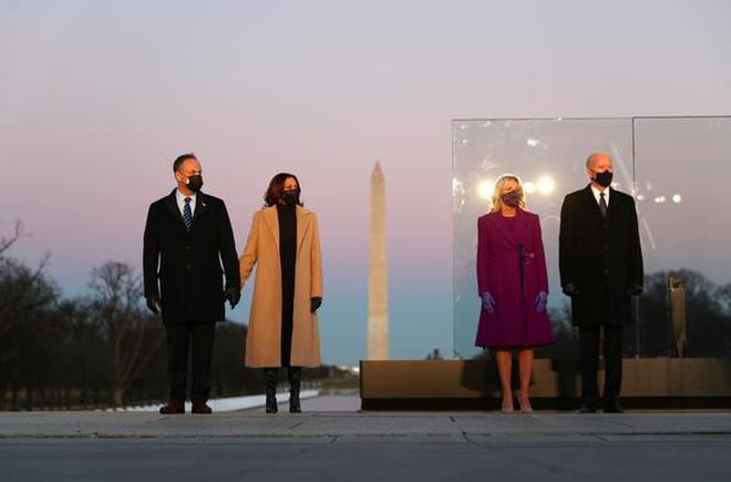 Joe Biden leads observance of America’s 400,000 COVID-19 dead on eve of inauguration