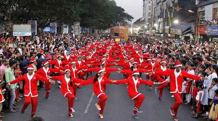 Buon Natale Thrissur 2020.When Santas Gathered To Bless And Rejoice The Hindu