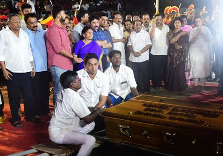 Live M Karunanidhi Laid To Rest Beside His Mentor Annadurai At